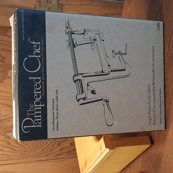 The Pampered Chef Kitchen The Pampered Chef Apple Peeler With Stand